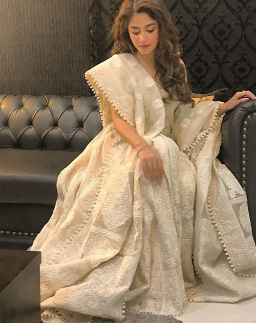 Our very own stunner Sajal Aly made us swear to go for white with this elegant formal look.