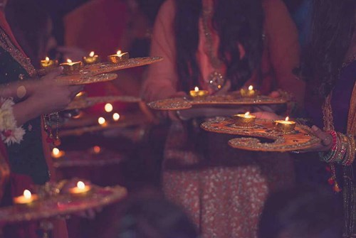 Bride's Entrance Among Thaalis