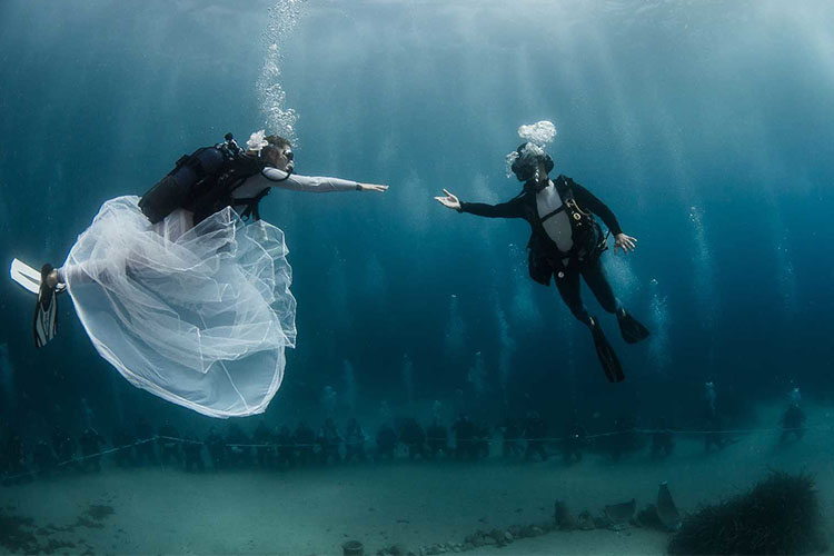 underwater-wedding 1.jpg