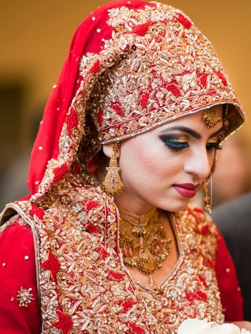 Pakistani bridal hot sale hijab styles