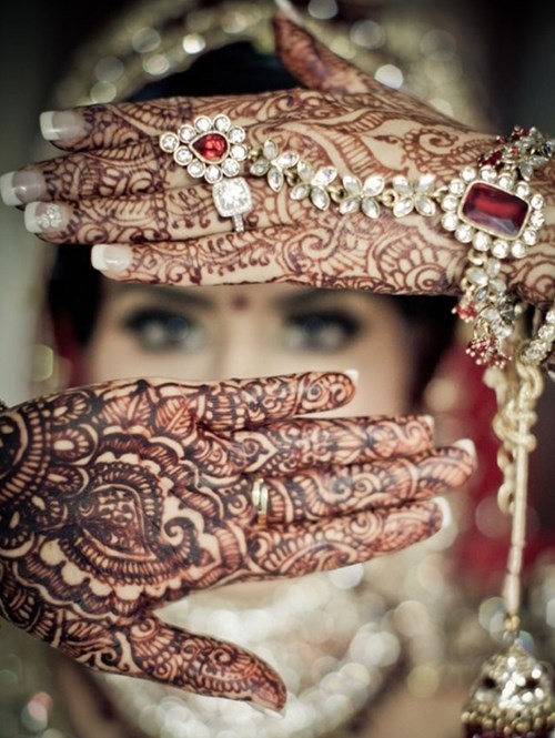Expert Henna artists for your Mehndi in Italy by Best Indian Weddings Italy