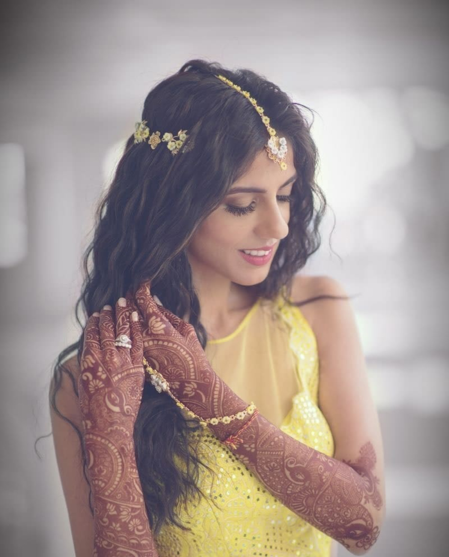Mehndi Hair Style Ideas for the Bride's Best Friend 