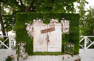 The Oh-So-Amazing Backdrop Ideas for your Bridal Shower!