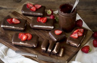 Delicious Mini Chocolate Dessert Treat Ideas For Your Sister's Bridal Shower