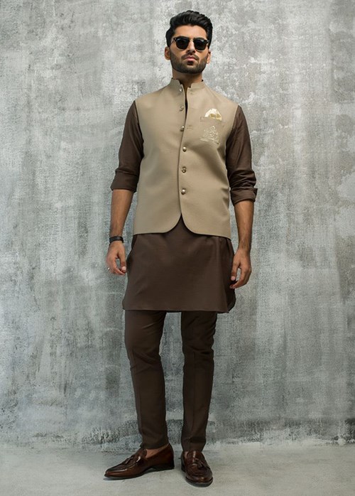 Dear Groomsmen, Here's Every Look You Can Carry On Your BFF’s Mehndi ...