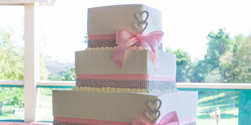 15 Square Wedding Cakes Perfect For Modern Couples