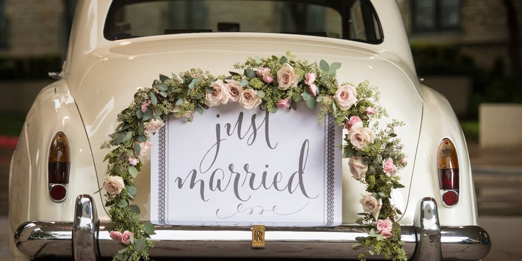 Decorating Your Wedding Car Has Never Been More Fun!