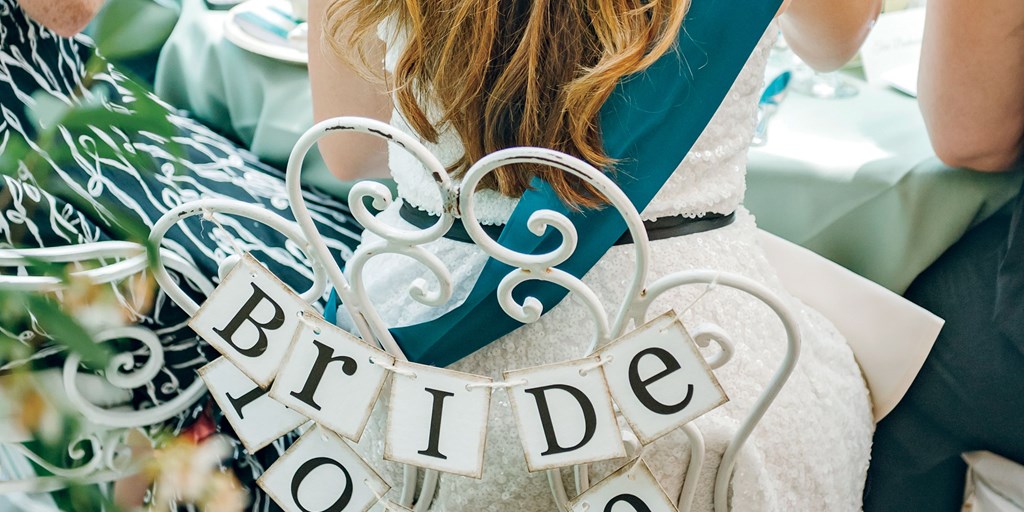 Five Tips to Follow While Giving Gifts on Bridal Shower