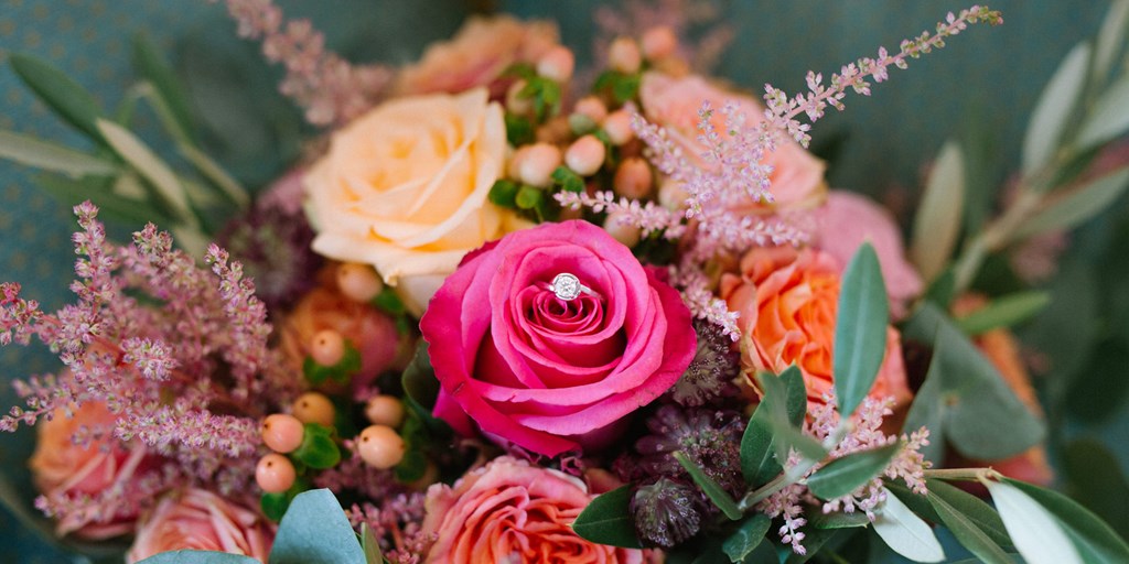 Nine Types of Flowers You Should Add in Your Wedding Decor