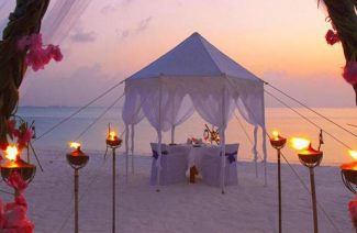 Ultimate Guide to Throwing a Destination Wedding All Your Guests Will Love