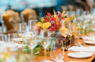 How To Decorate Your Wedding Tables When You’re On A Budget