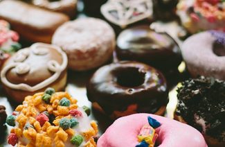 21 Incredible Ways To Serve Doughnuts At Your Wedding