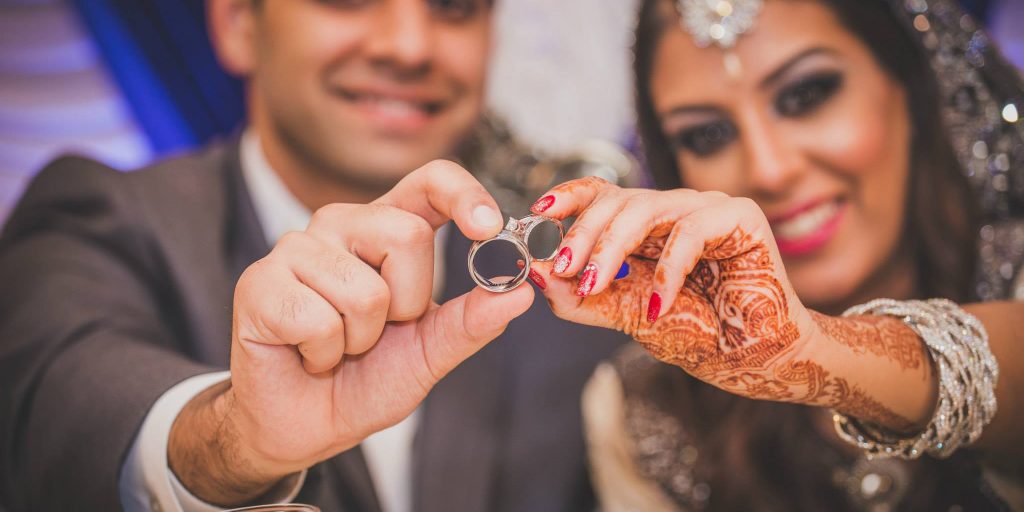 8 Essential Tips Every Groom Should Know Before Buying a Ring For His Bride