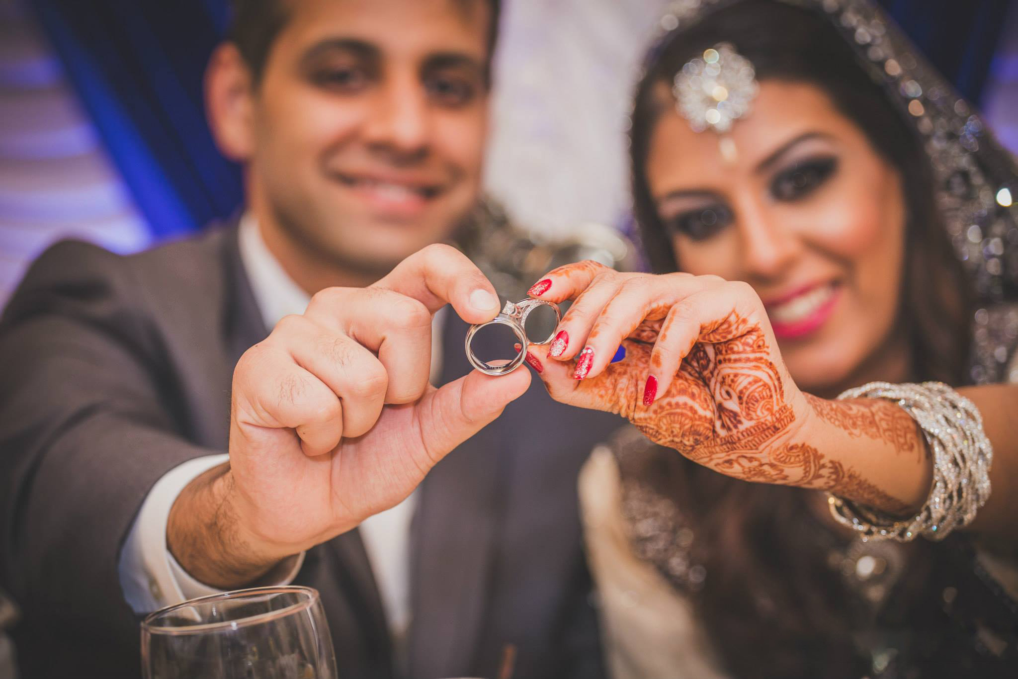 8 Essential Tips Every Groom Should Know Before Buying a Ring For His Bride