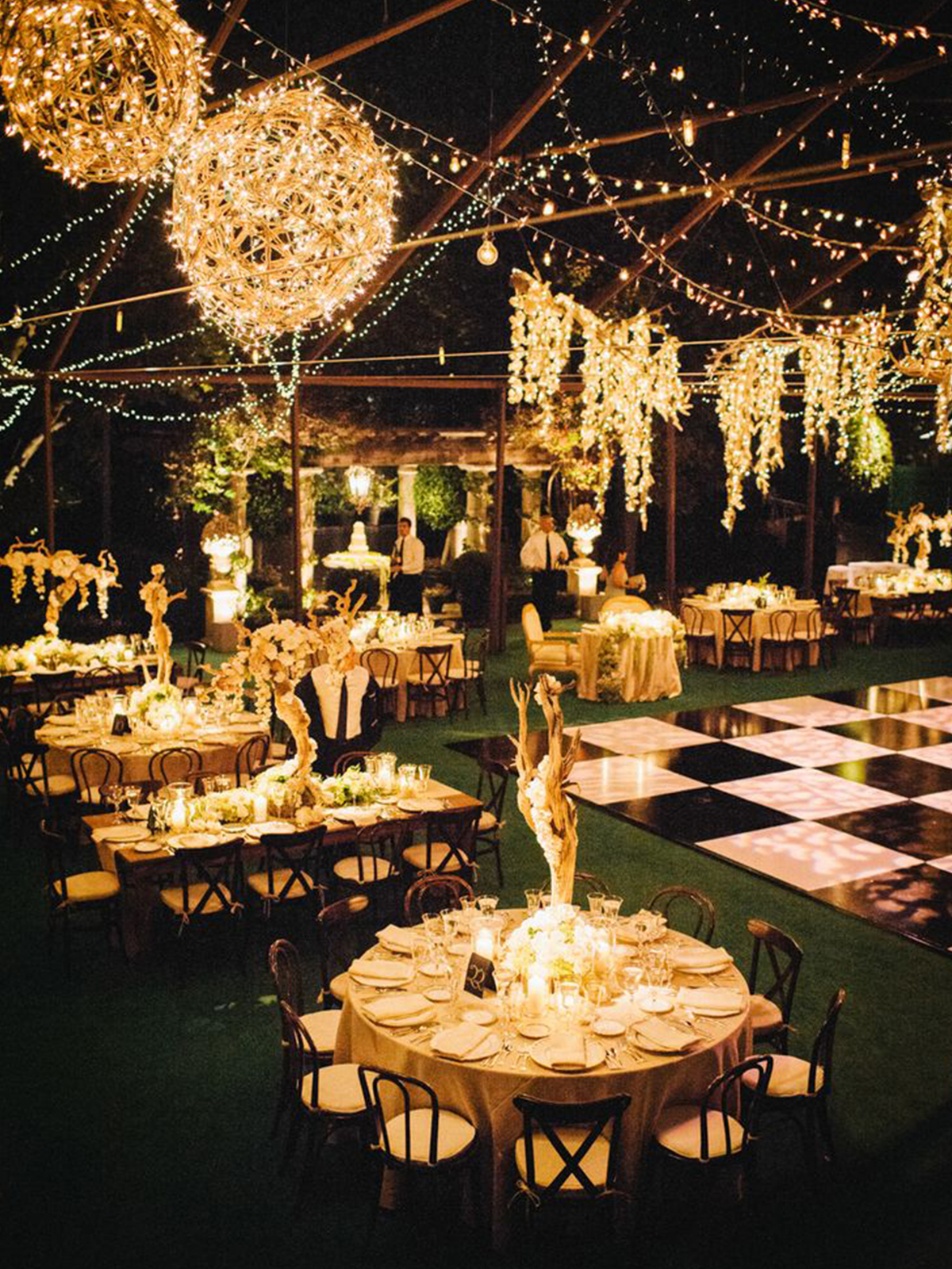 Light Up Your Wedding  With These Creative Fairy Light 