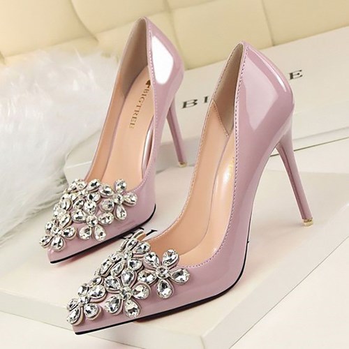 10 Stunning Heels You Won't Be Able to Take Your Eyes Off - Bridals.Pk