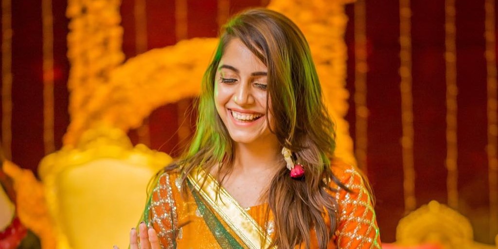Here's How To Select The Best Banarsi Hues For Your BFF’s Wedding