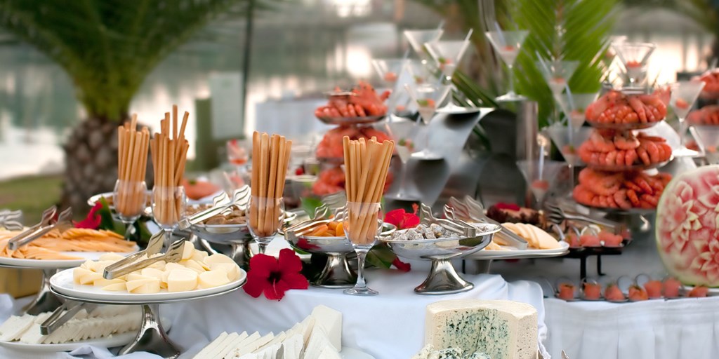 Questions to Ask Destination Wedding Caterer about Food