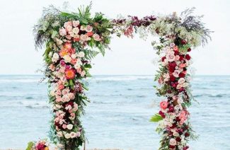 10 Floral Arches For Your Wedding Venue