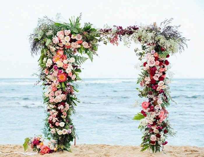 10 Floral Arches For Your Wedding Venue