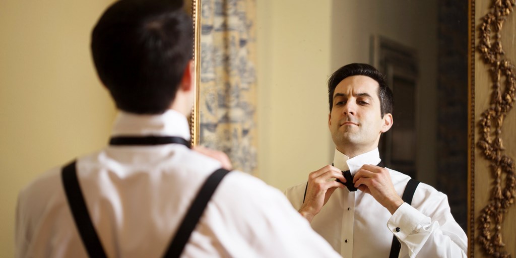 Groom’s Guide: 10 Must-Have Getting Ready Shots for the Groom