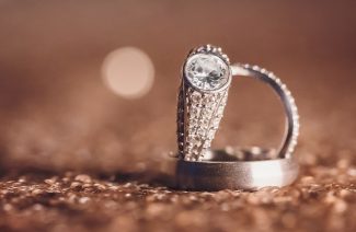 Gold vs Platinum: What's Better For Your Ring?