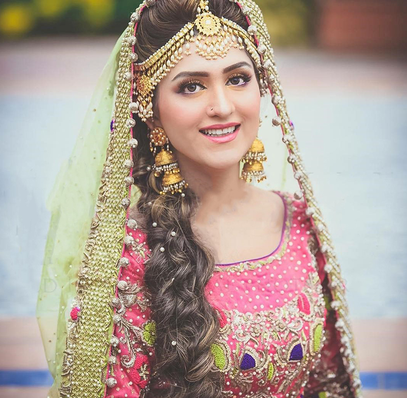 Doctorblogger Wedding Diaries on Instagram: “Beautiful White garara, Rose  gajra, bangles and elegant b… | Elegant braided hairstyle, Cute girl pic,  Girl photography