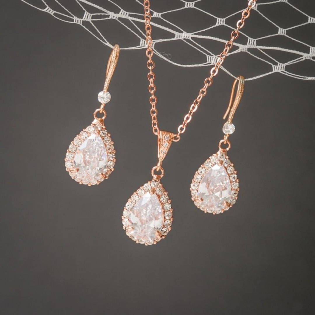 Rose Gold: A Great Alternate To Gold at Weddings