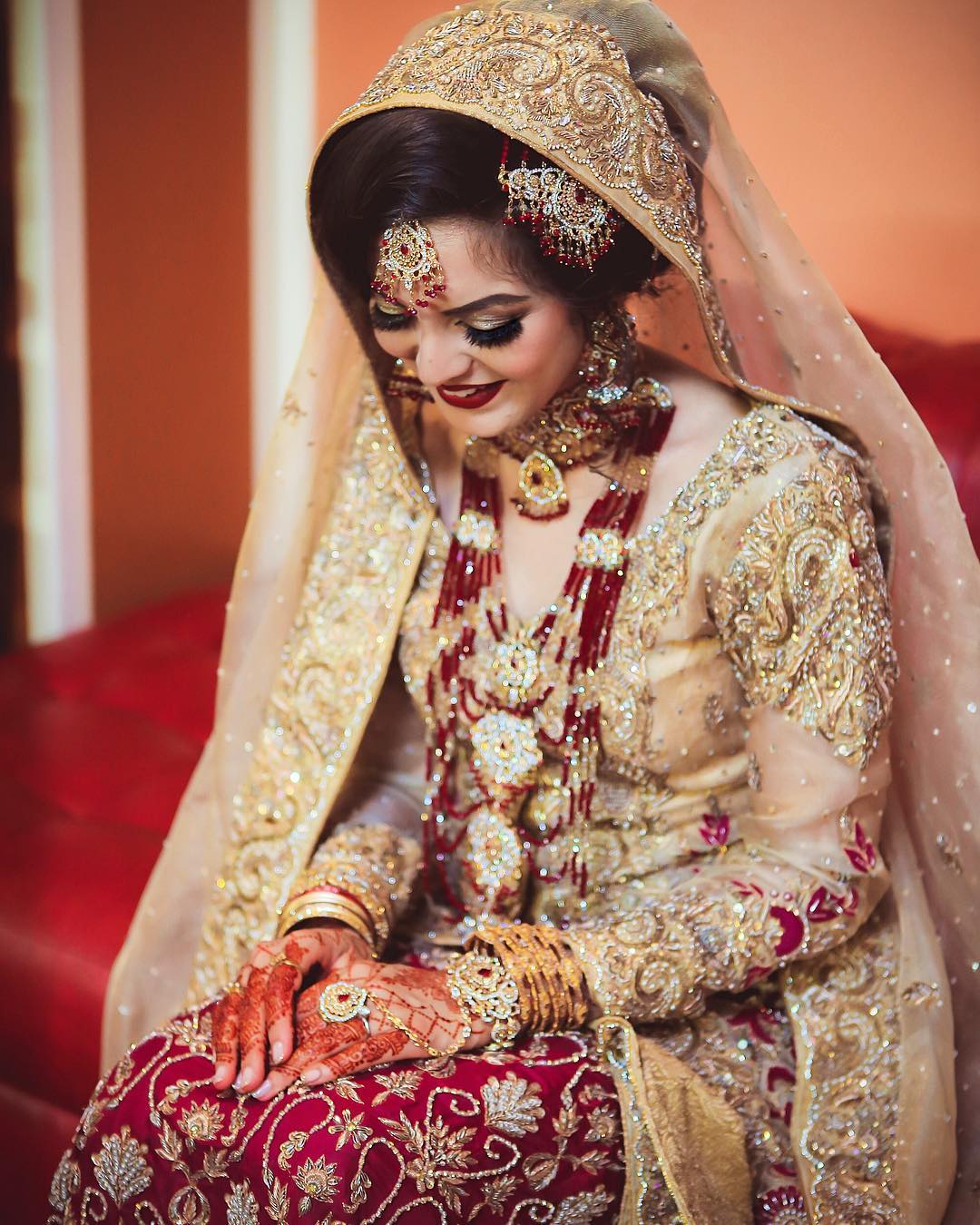 Style Right - Passa or jhumar which was initially associated only with  Pakistani or muslim brides, has now become a major rage in bridal  jewellery. This stunning piece of jewelry not only