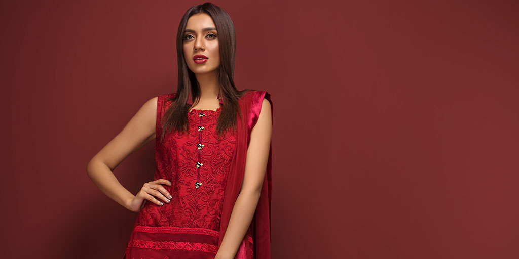 Monochrome Eid Festive Collection By Zainab Chottani Is Here To Take Your Breath Away!