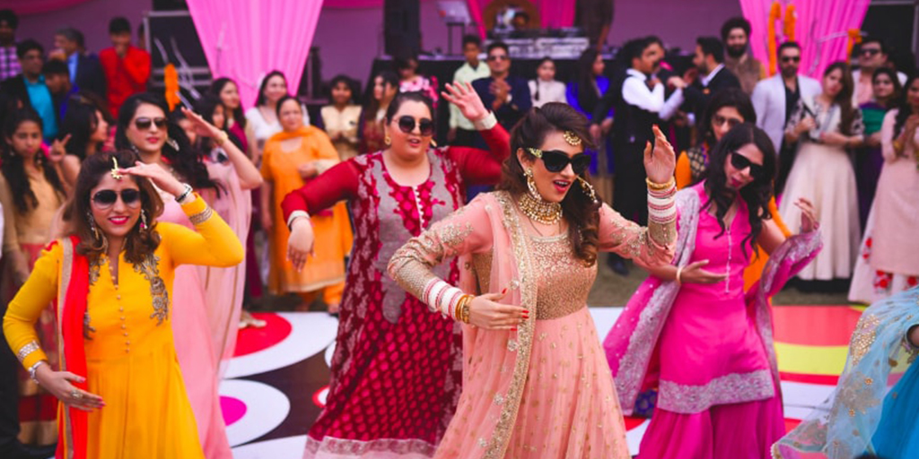 Tips & Tricks For An Epic Mehndi Dance Performance