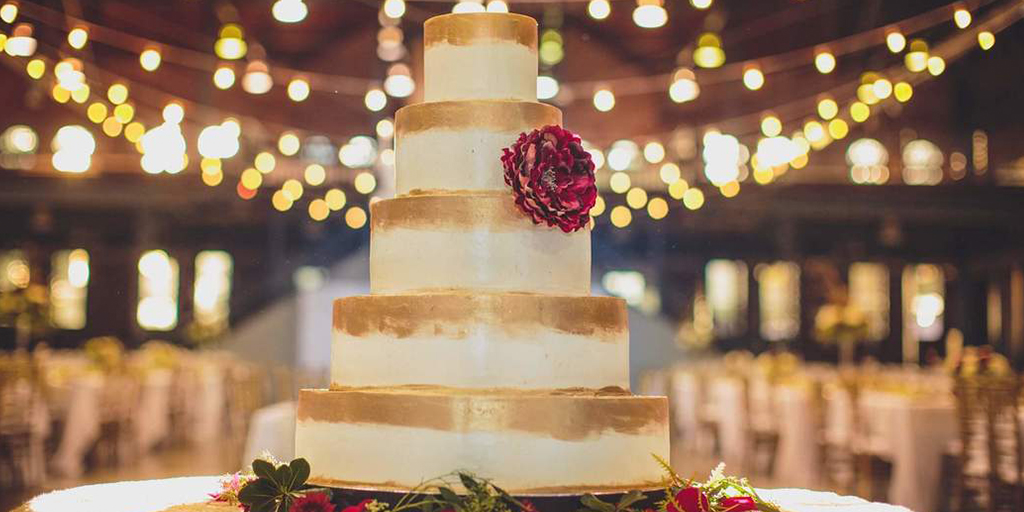 Go Crazy Over These Gold Wedding Cakes