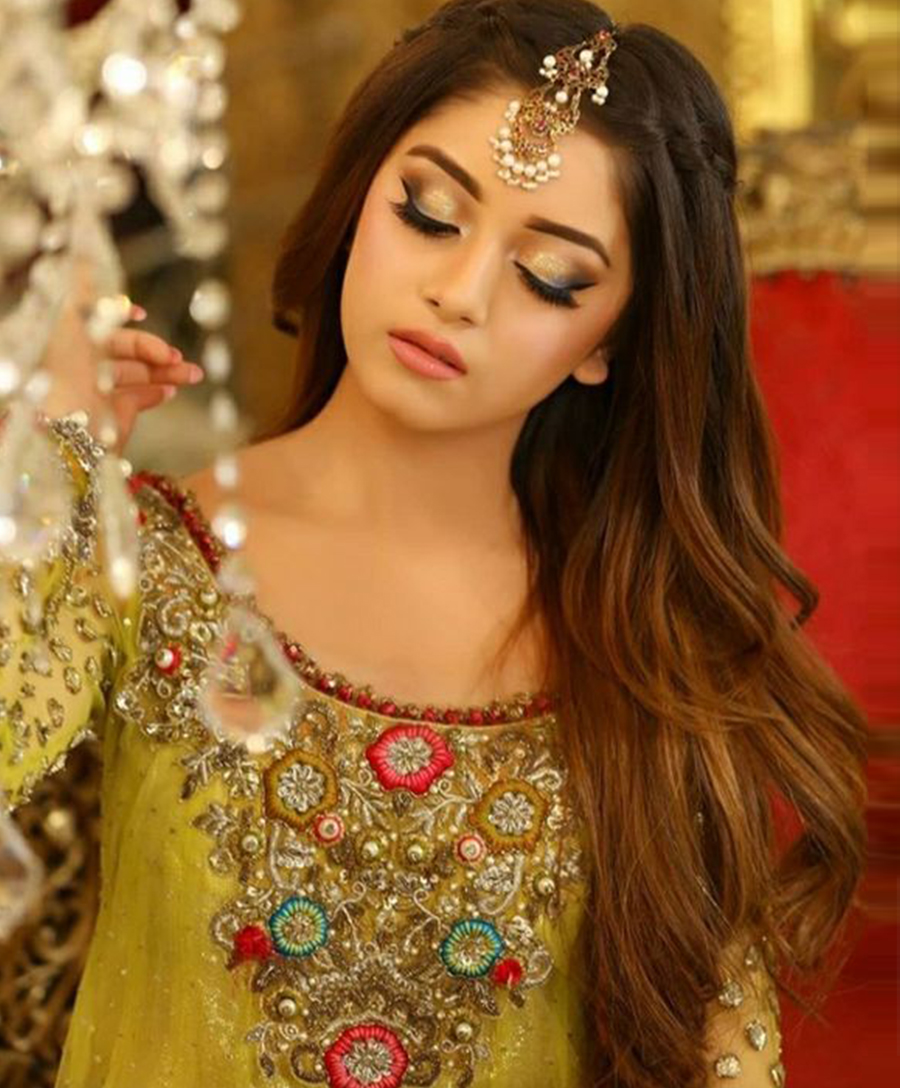 Pakistani Engagement Hairstyles For Brides In 2024-2025 | WeddingPace