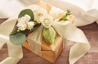 Grooms Guide: 7 Memorable Wedding Presents For Your Bride-To-Be