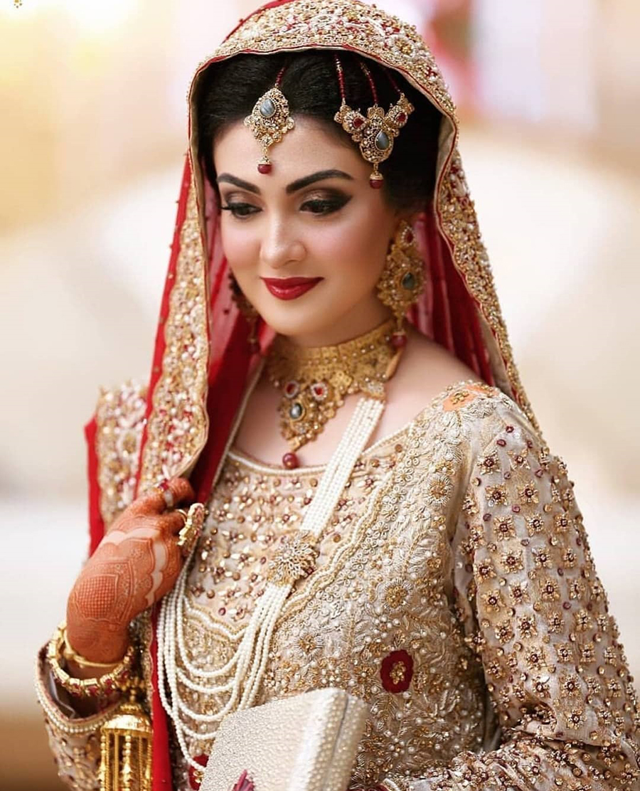 Sat Lara Necklaces That Every Bride Should Have