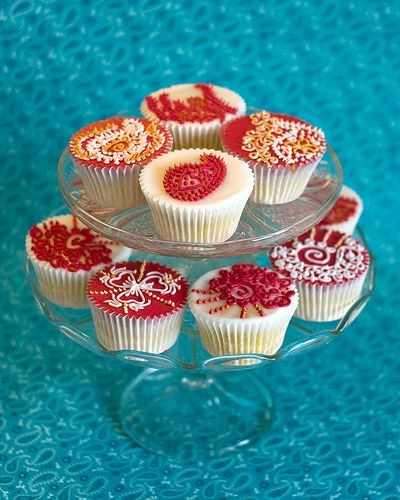 5. Simply Wedding Themed Cupcakes
