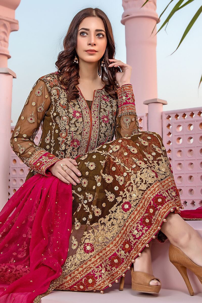 Aisha Imran’s Latest Formals Include Your Dream Mehendi Outfit