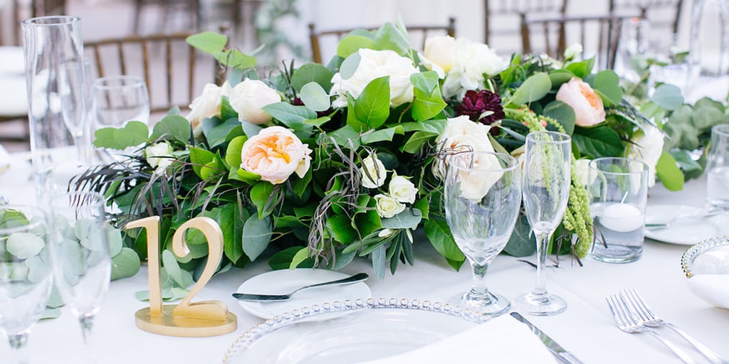 How Should We Really Plan to Save On Each Wedding Centerpiece?