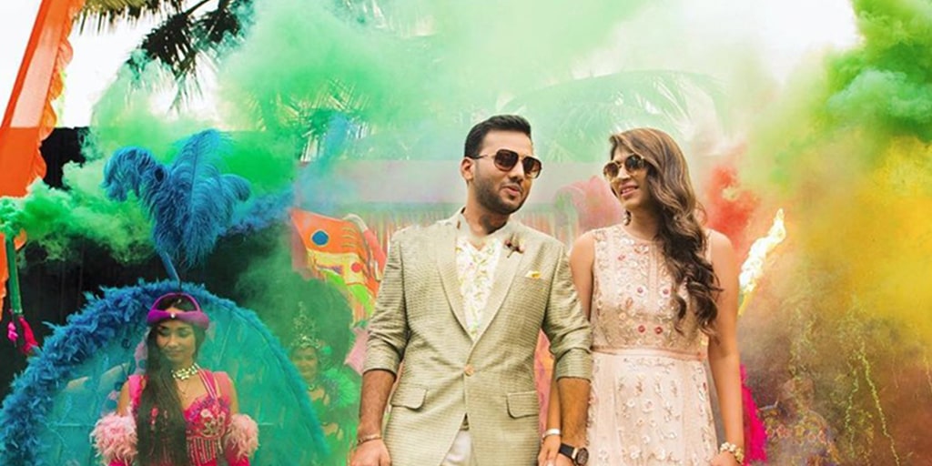 Color Bombs; The Prettiest Kaleidoscopic Backdrop for Your Wedding