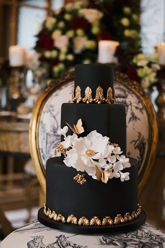 Gorgeous Black Wedding Cakes For The Unconventional Brides