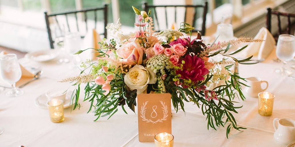 25+ Rose Centerpieces That Will Upgrade Your Wedding Tables