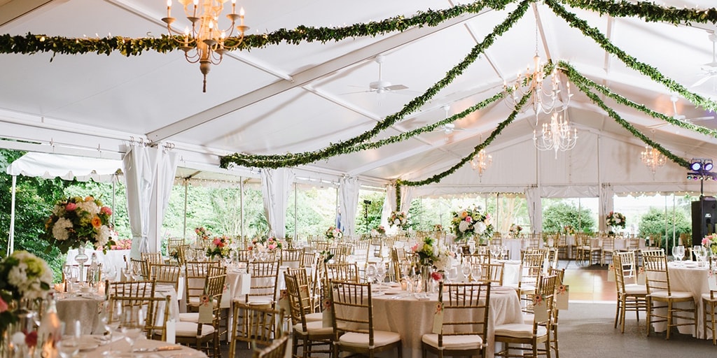 7 Ways to Add Non-floral Garland to Your Wedding Décor