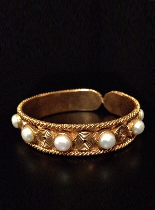 Pearl Bangles and Necklas by Samreen Vance