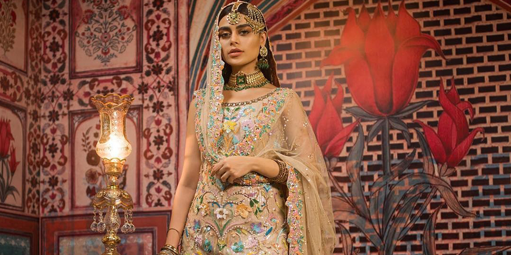 Nomi ansari clearance mehndi dresses 2019