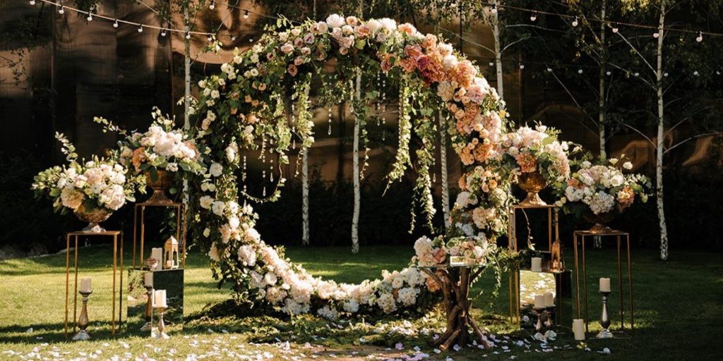 7 Perfectly Festive Wedding Flowers to Adorn Your Summer Wedding