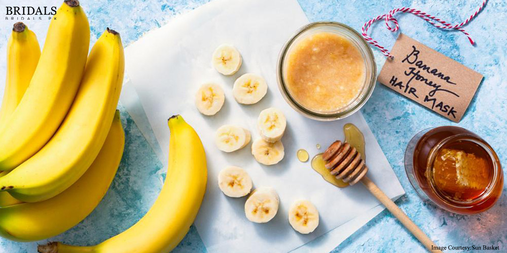 DIY Banana And Honey Hair Mask For Dry And Dull Hair!